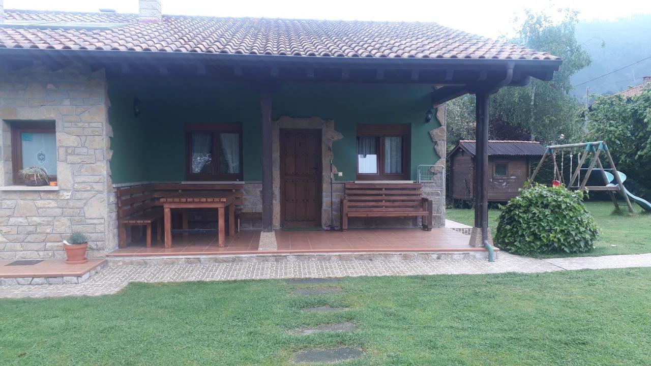 Gasthaus Coviellador Cangas De Onis Exterior foto