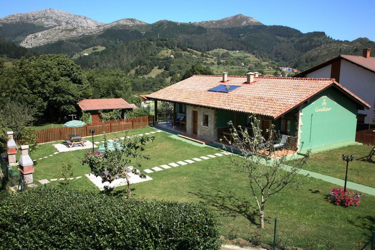 Gasthaus Coviellador Cangas De Onis Exterior foto